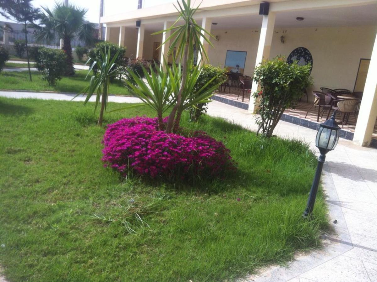 Motel Paris Dakar Selouane Exterior photo