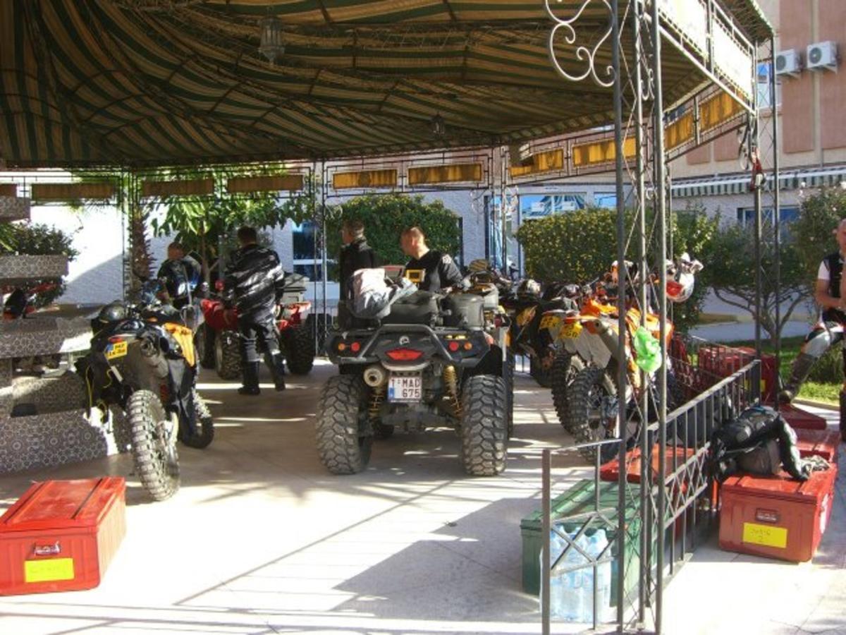 Motel Paris Dakar Selouane Exterior photo